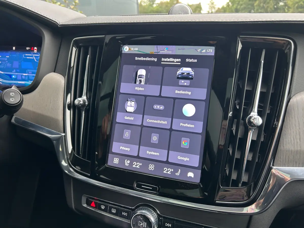 2.0 T8 Plug-in hybrid AWD Ultra Dark | Luchtvering | Massage | Bowers&Wilkins | SoH97% | HU-Display |