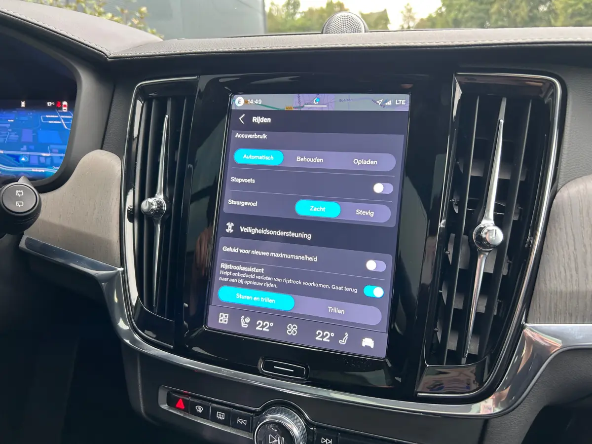2.0 T8 Plug-in hybrid AWD Ultra Dark | Luchtvering | Massage | Bowers&Wilkins | SoH97% | HU-Display |