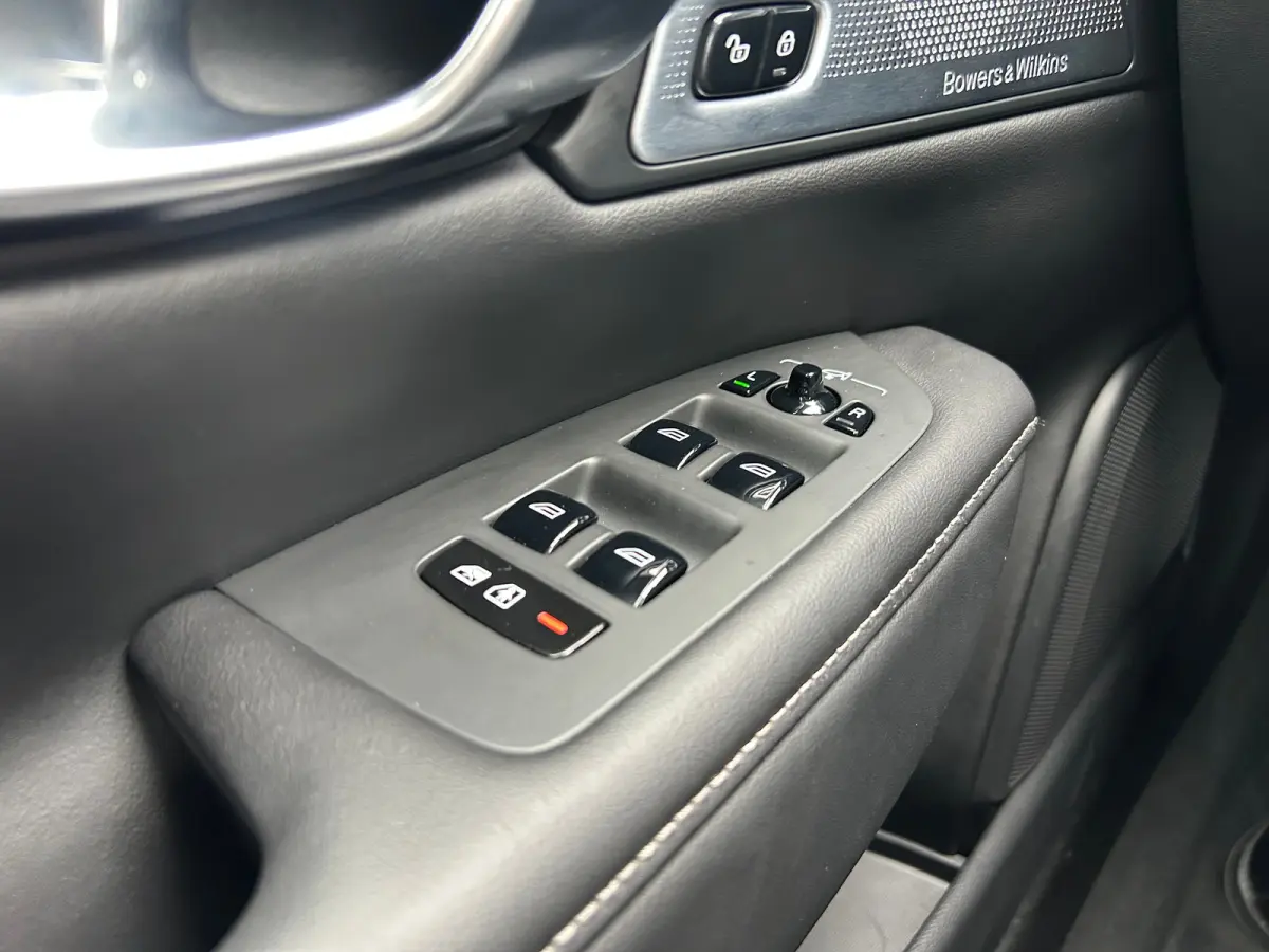 2.0 T8 Plug-in hybrid AWD Ultra Dark | Luchtvering | Massage | Bowers&Wilkins | SoH97% | HU-Display |