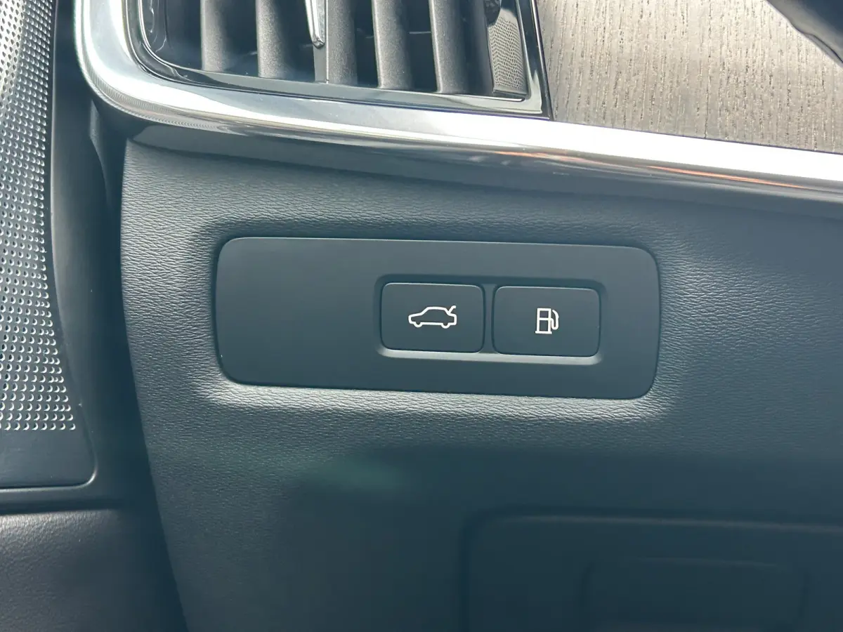 2.0 T8 Plug-in hybrid AWD Ultra Dark | Luchtvering | Massage | Bowers&Wilkins | SoH97% | HU-Display |