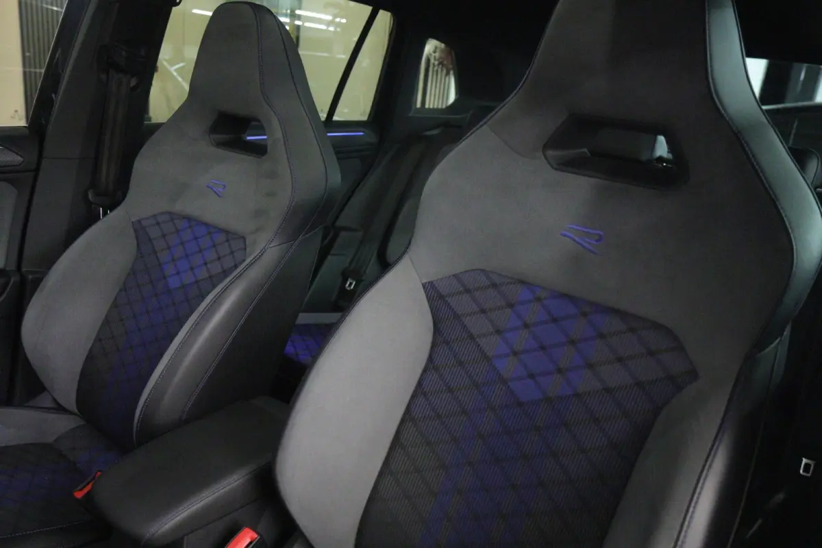 2.0 TSI R 75 Edition 4Motion PANO/AKRA/HUD/HARMANKARDON/BOMVOL