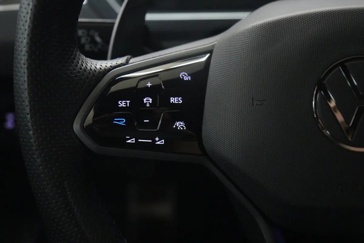 2.0 TSI R 75 Edition 4Motion PANO/AKRA/HUD/HARMANKARDON/BOMVOL