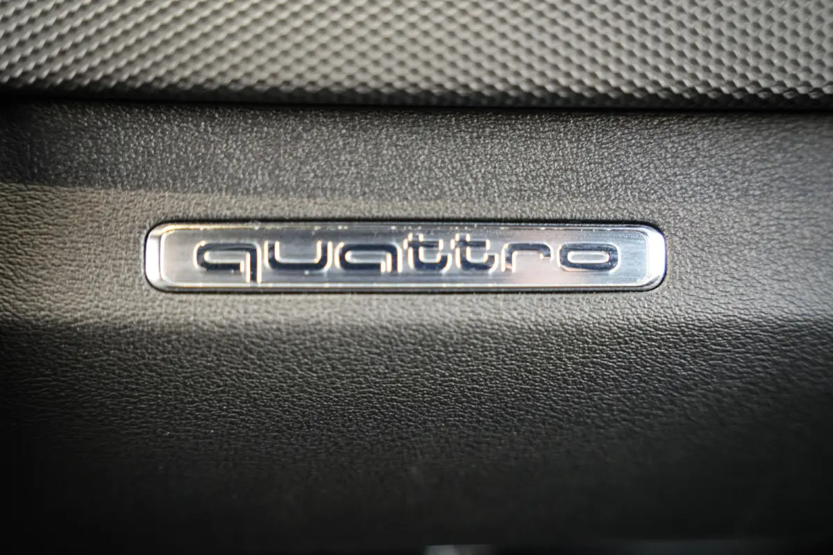2.0 TFSI Competition | Virtual Dashboard | Leder/Alcantara | Metallic Lak | LED | Stoelverwarming | Clima | CC |