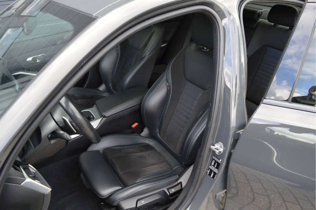 330i High Executive | M-PAKKET | ACC | SCHUIFDAK | TREKHAAK |