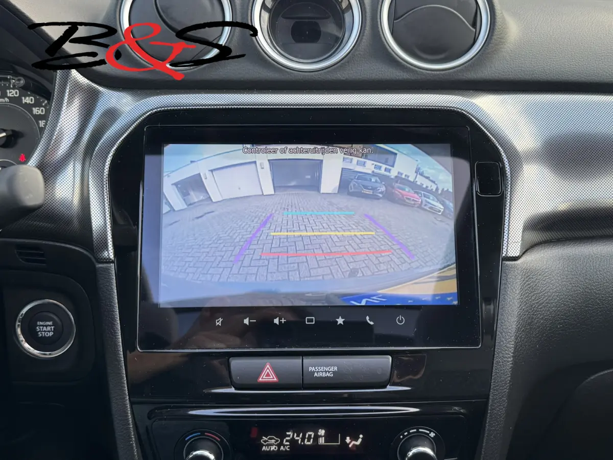 1.5 Hybrid Style Trekhaak 4 Seizoenen banden Panorama dak Camera Carplay Navigatie