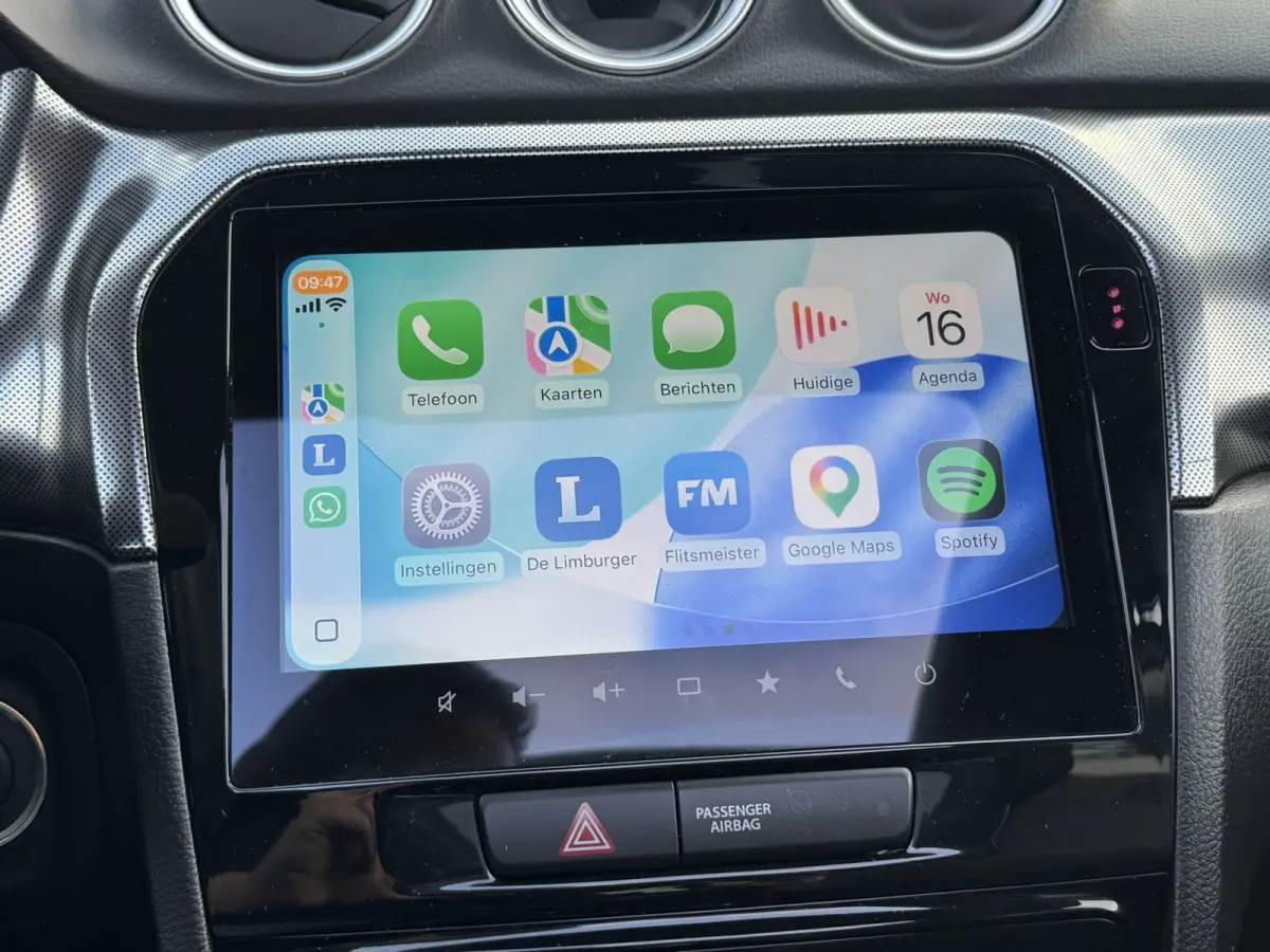 1.5 Hybrid Style Trekhaak 4 Seizoenen banden Panorama dak Camera Carplay Navigatie