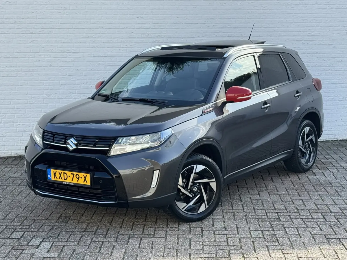 1.5 Hybrid Style Trekhaak 4 Seizoenen banden Panorama dak Camera Carplay Navigatie