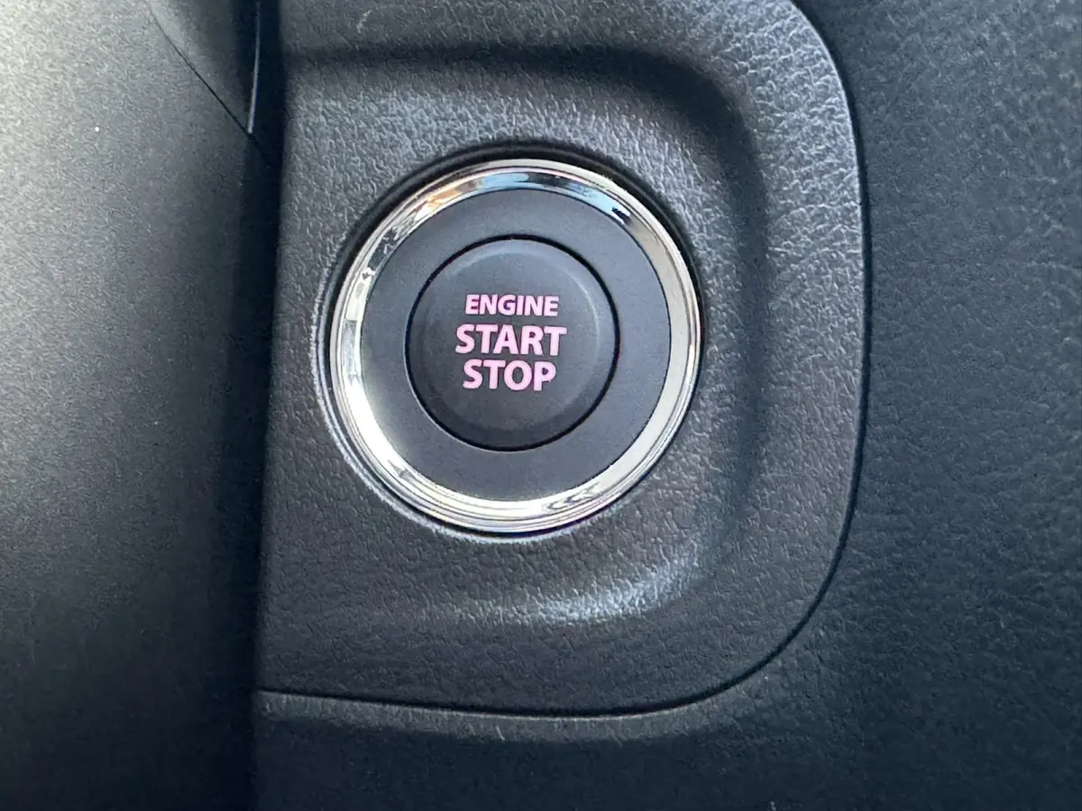 1.5 Hybrid Style Trekhaak 4 Seizoenen banden Panorama dak Camera Carplay Navigatie