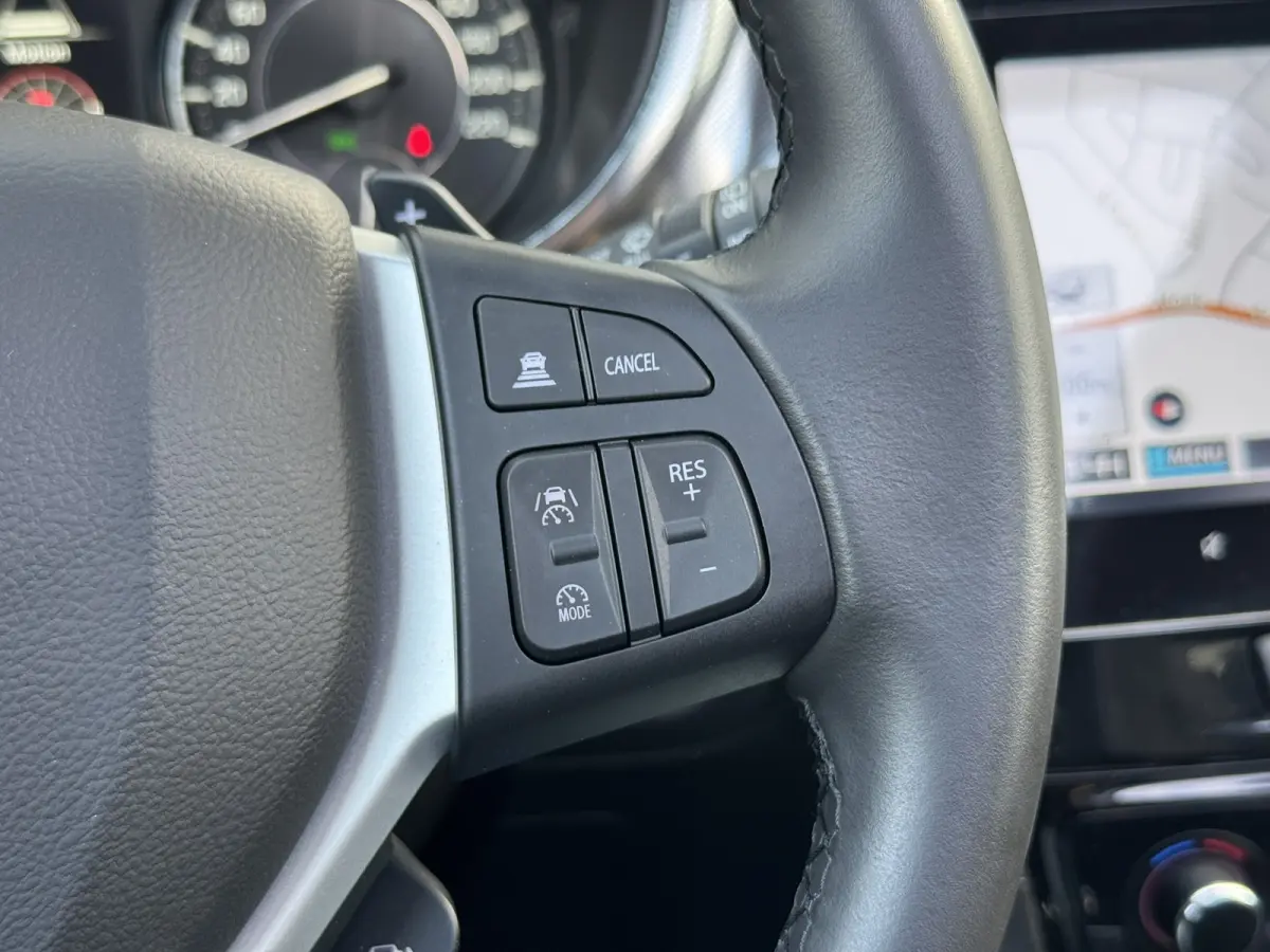 1.5 Hybrid Style Trekhaak 4 Seizoenen banden Panorama dak Camera Carplay Navigatie