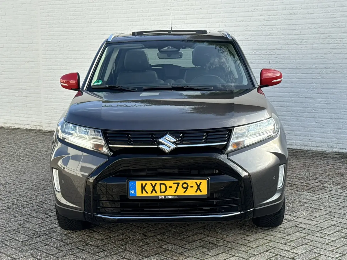 1.5 Hybrid Style Trekhaak 4 Seizoenen banden Panorama dak Camera Carplay Navigatie