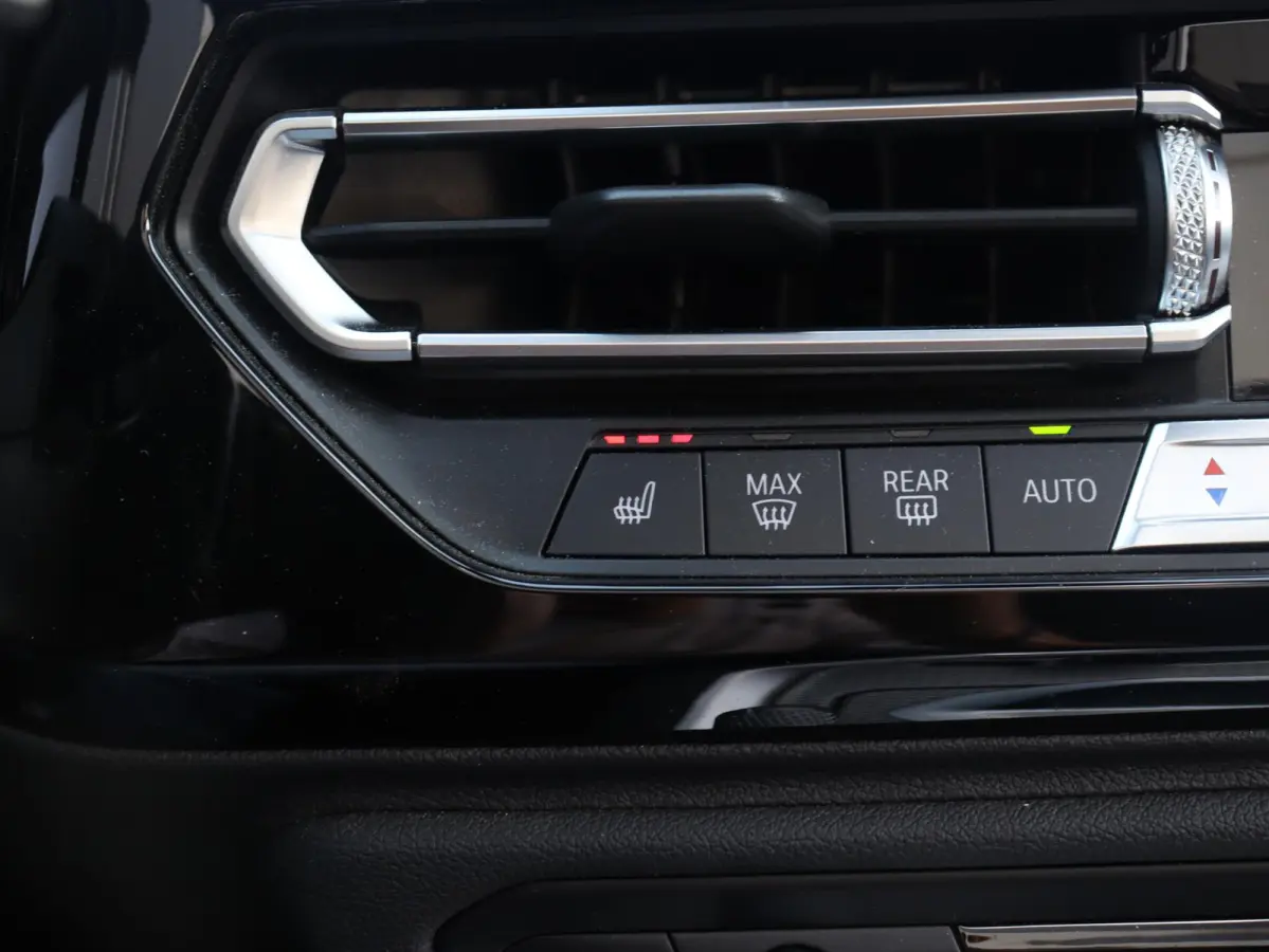 sDrive30i | High Executive | M Sportpakket | Head-Up | Adaptive Cruise Control | M Sportdifferentieel | Harman Kardon | Elektr. Stoelen | Comfort Access | 19'' LMV