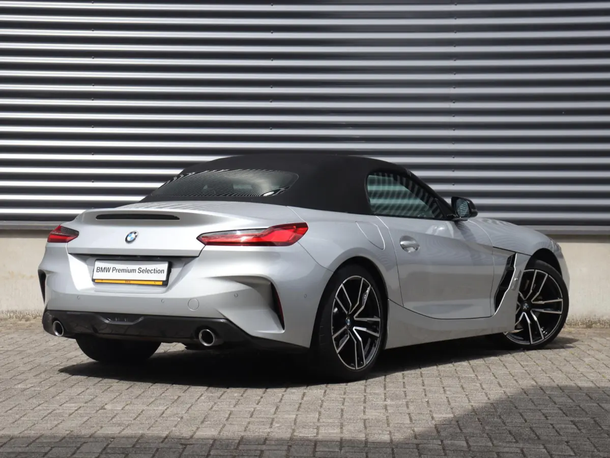 sDrive30i | High Executive | M Sportpakket | Head-Up | Adaptive Cruise Control | M Sportdifferentieel | Harman Kardon | Elektr. Stoelen | Comfort Access | 19'' LMV