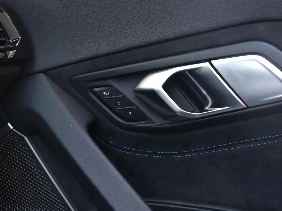 sDrive30i | High Executive | M Sportpakket | Head-Up | Adaptive Cruise Control | M Sportdifferentieel | Harman Kardon | Elektr. Stoelen | Comfort Access | 19'' LMV