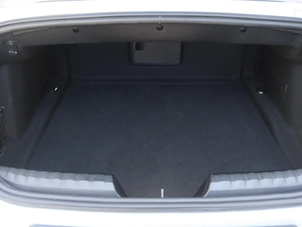 sDrive30i | High Executive | M Sportpakket | Head-Up | Adaptive Cruise Control | M Sportdifferentieel | Harman Kardon | Elektr. Stoelen | Comfort Access | 19'' LMV