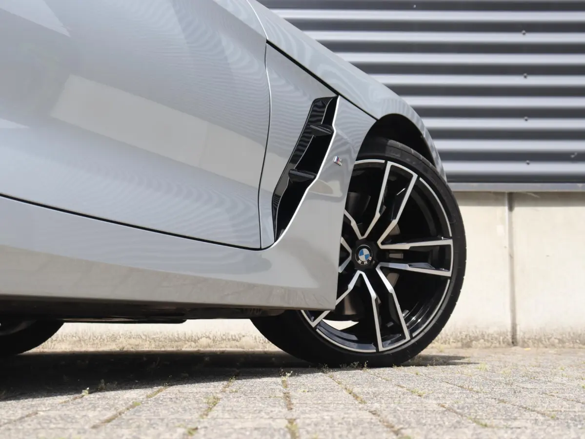 sDrive30i | High Executive | M Sportpakket | Head-Up | Adaptive Cruise Control | M Sportdifferentieel | Harman Kardon | Elektr. Stoelen | Comfort Access | 19'' LMV