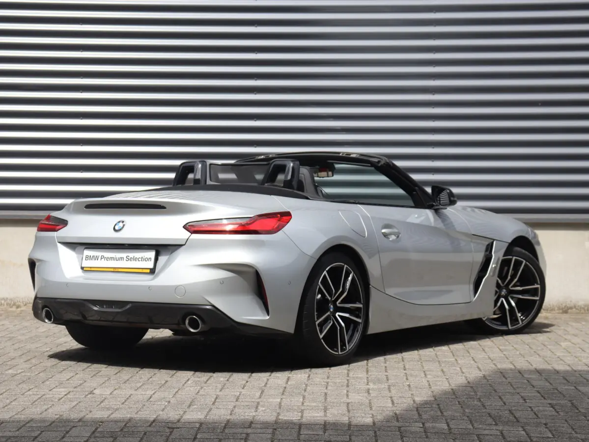 sDrive30i | High Executive | M Sportpakket | Head-Up | Adaptive Cruise Control | M Sportdifferentieel | Harman Kardon | Elektr. Stoelen | Comfort Access | 19'' LMV
