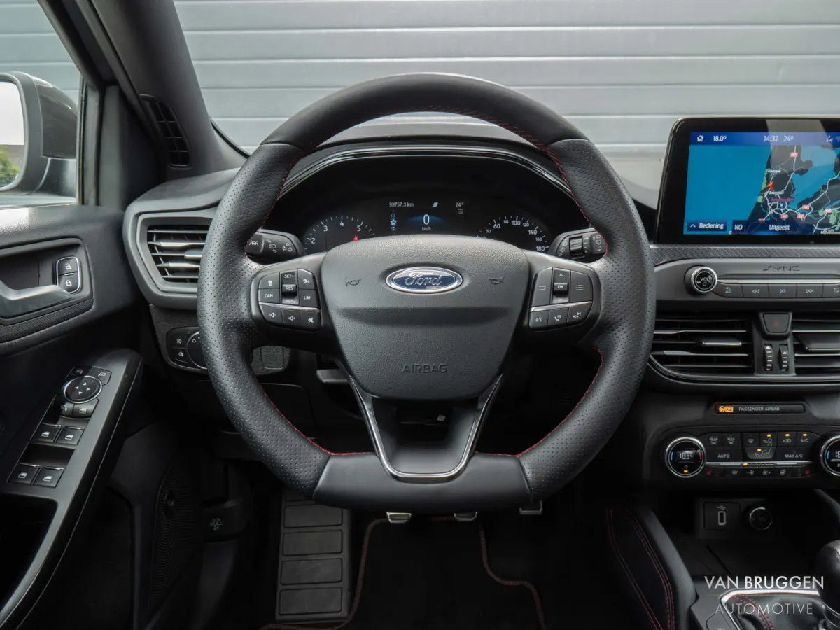 1.0 EcoBoost ST Line Pano B&O