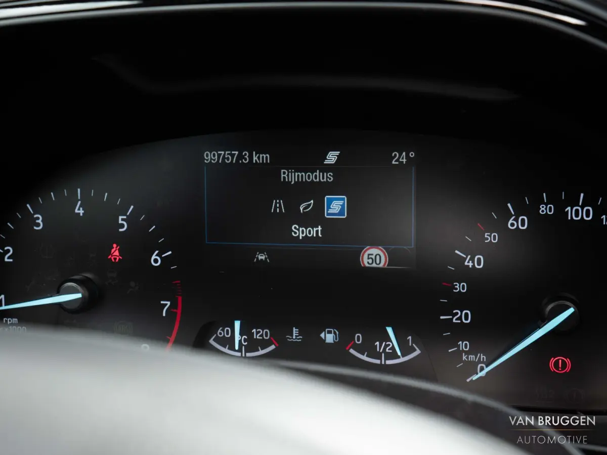 1.0 EcoBoost ST Line Pano B&O