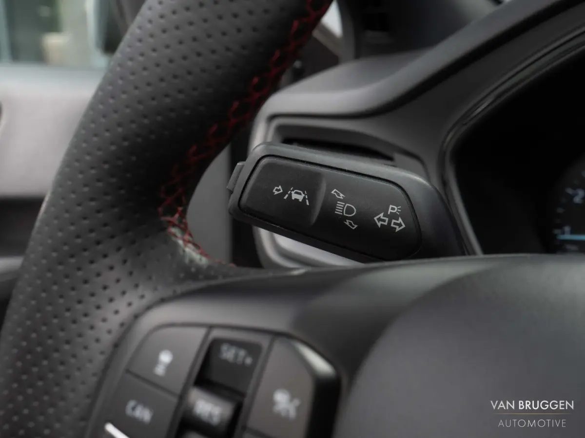 1.0 EcoBoost ST Line Pano B&O
