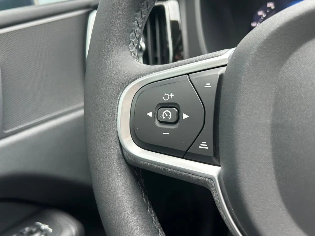 2.0 T6 Long Range AWD Inscription | Luchtvering | Trekhaak | SoH 97% | HU-Display | 360 camera | Stoel & stuurverwarming |