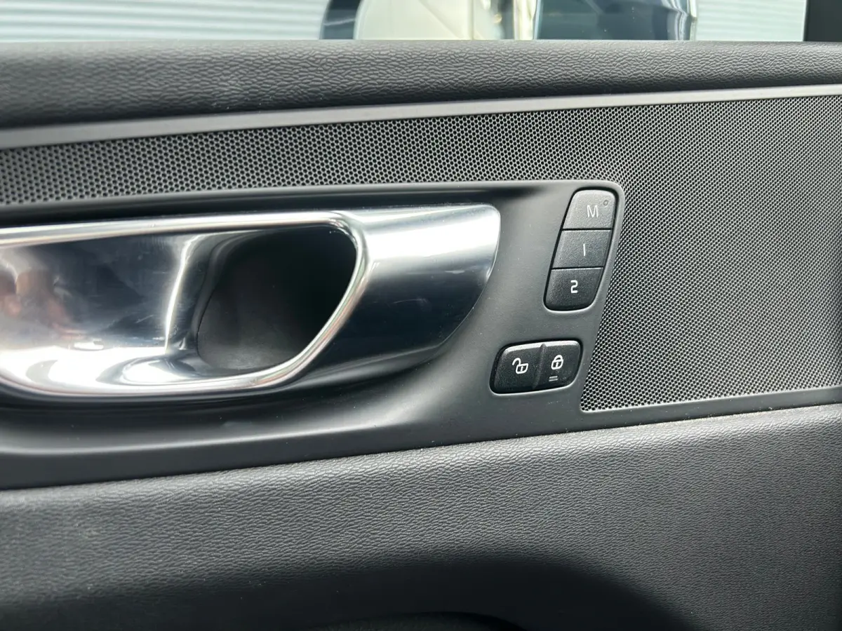 2.0 T6 Long Range AWD Inscription | Luchtvering | Trekhaak | SoH 97% | HU-Display | 360 camera | Stoel & stuurverwarming |