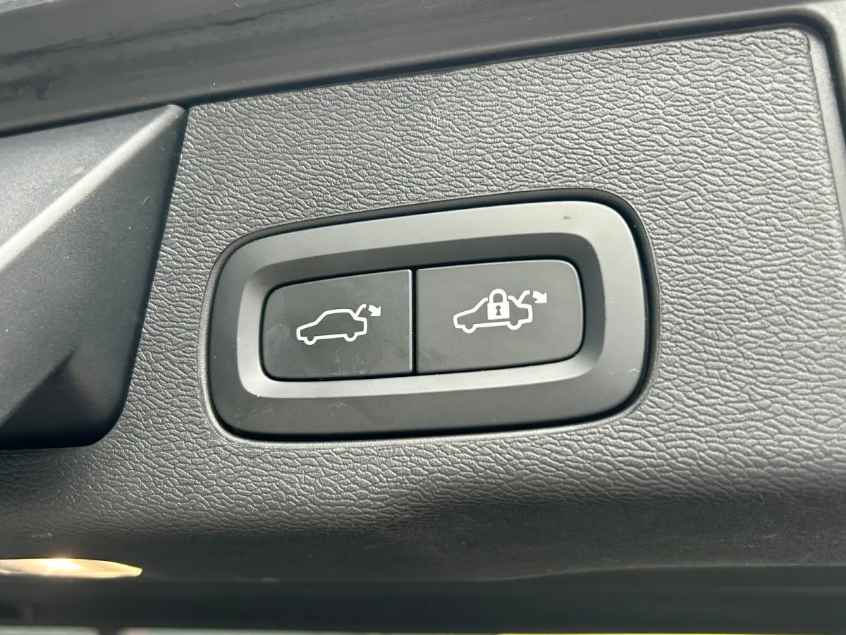 2.0 T6 Long Range AWD Inscription | Luchtvering | Trekhaak | SoH 97% | HU-Display | 360 camera | Stoel & stuurverwarming |