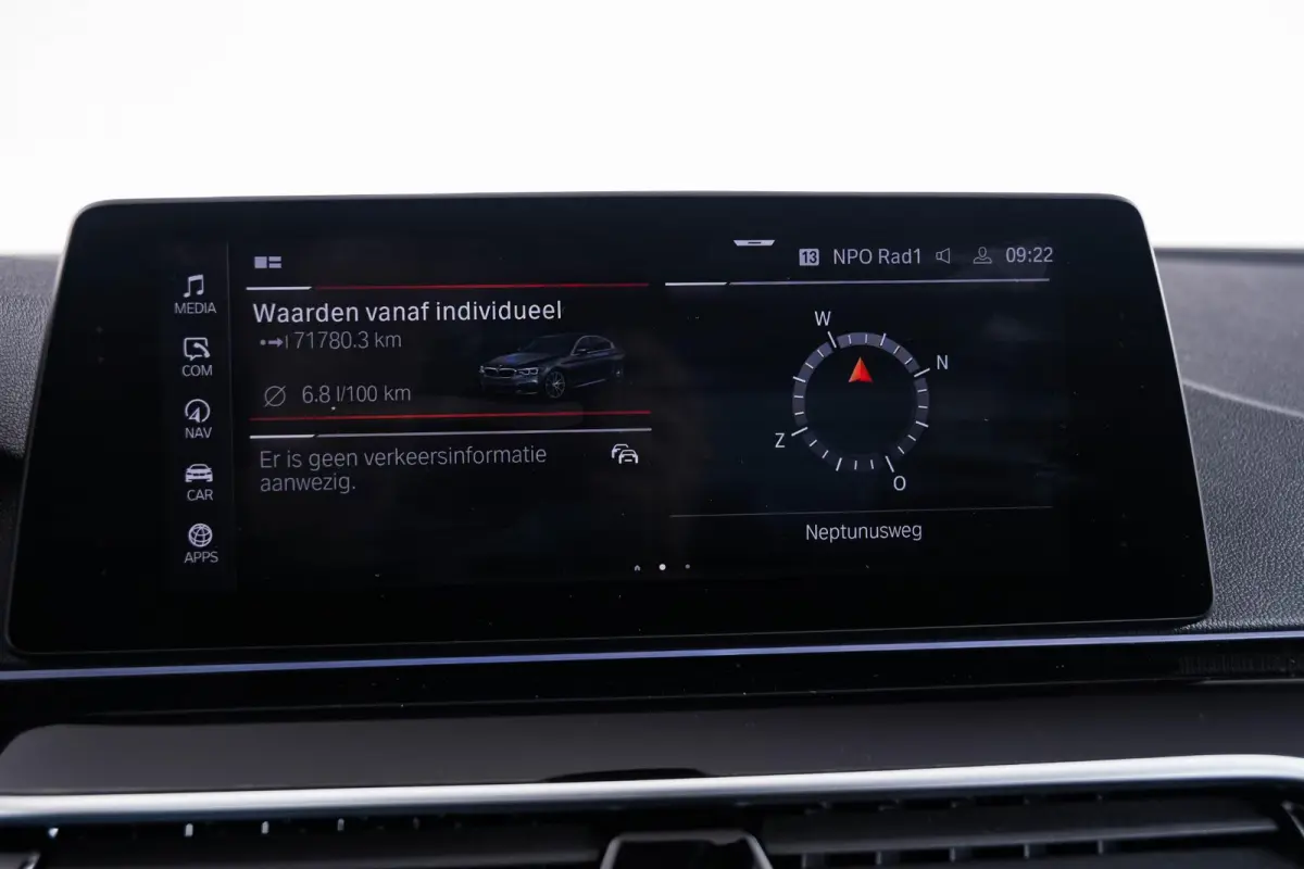 520i High Executive Edition M Sport - Panoramadak - Head up - Driving/Parking Assistant - Comforstoelen - Elektrisch verwarmde voorstoelen - Navigatiesysteem Professional -