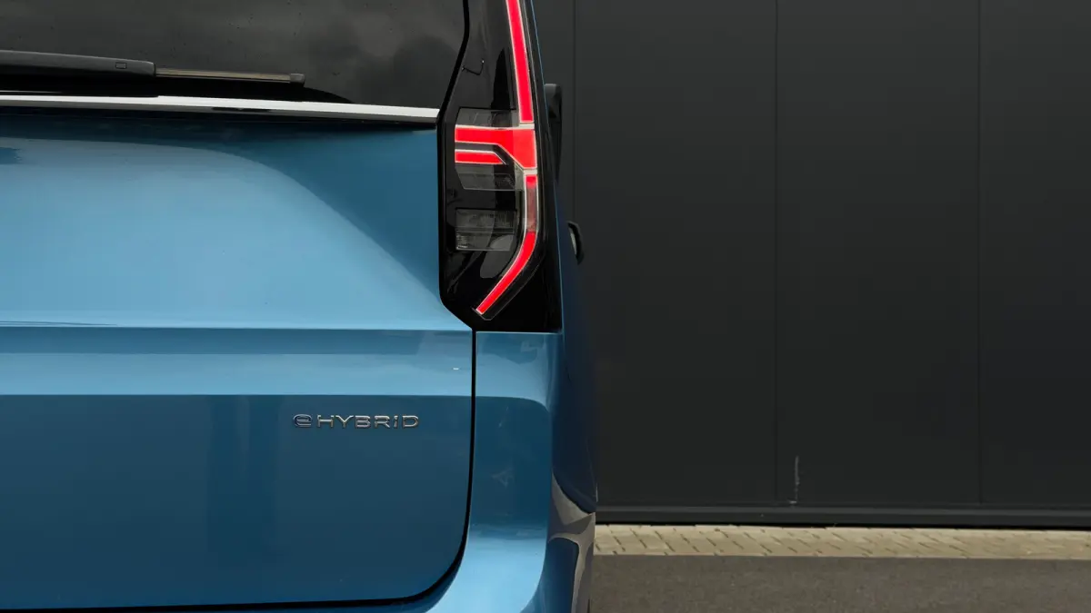 Maxi Style 1.5 eHybrid | Trekhaak voorbereiding | 7-Zits | 4-Seizoenen banden | App Connect