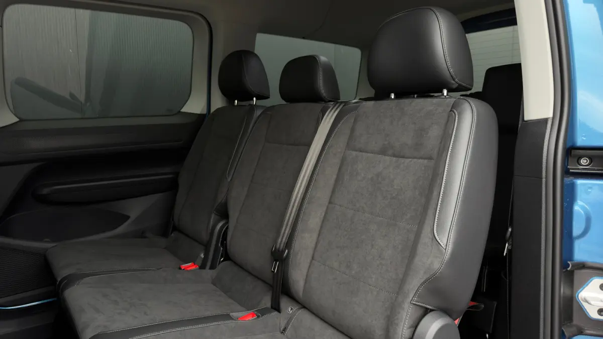 Maxi Style 1.5 eHybrid | Trekhaak voorbereiding | 7-Zits | 4-Seizoenen banden | App Connect