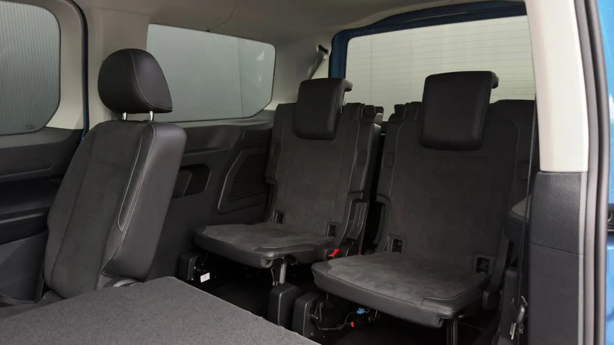 Maxi Style 1.5 eHybrid | Trekhaak voorbereiding | 7-Zits | 4-Seizoenen banden | App Connect