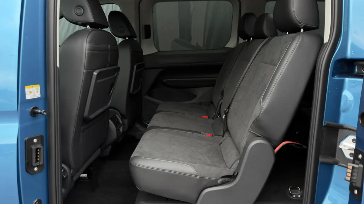 Maxi Style 1.5 eHybrid | Trekhaak voorbereiding | 7-Zits | 4-Seizoenen banden | App Connect