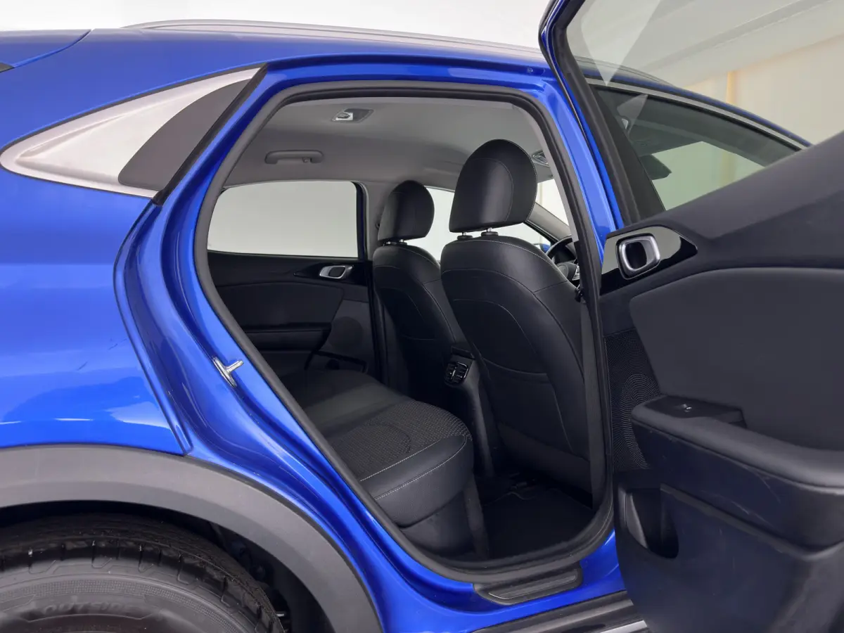 1.6 GDi PHEV DynamicPlusLine (Plug-In) {SoH-97%} (INCL-BTW ) Aut.*LEATHER-FABRIC | FULL-LED | KEYLESS | NAVI-FULLMAP | HEATED-SPORTSEATS | CAMERA | DAB | LANE-ASSIST | ADAPT.CRUISE | PRIVACY