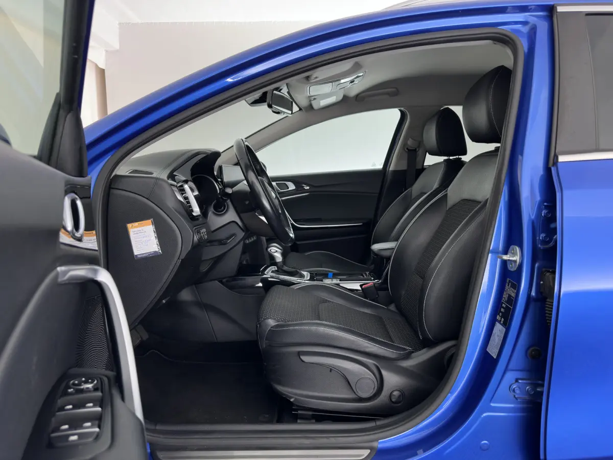 1.6 GDi PHEV DynamicPlusLine (Plug-In) {SoH-97%} (INCL-BTW ) Aut.*LEATHER-FABRIC | FULL-LED | KEYLESS | NAVI-FULLMAP | HEATED-SPORTSEATS | CAMERA | DAB | LANE-ASSIST | ADAPT.CRUISE | PRIVACY