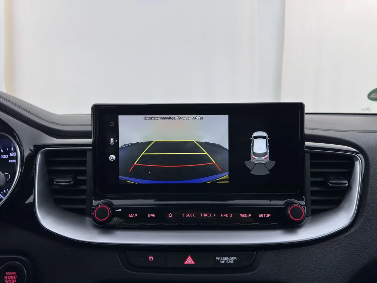 1.6 GDi PHEV DynamicPlusLine (Plug-In) {SoH-97%} (INCL-BTW ) Aut.*LEATHER-FABRIC | FULL-LED | KEYLESS | NAVI-FULLMAP | HEATED-SPORTSEATS | CAMERA | DAB | LANE-ASSIST | ADAPT.CRUISE | PRIVACY