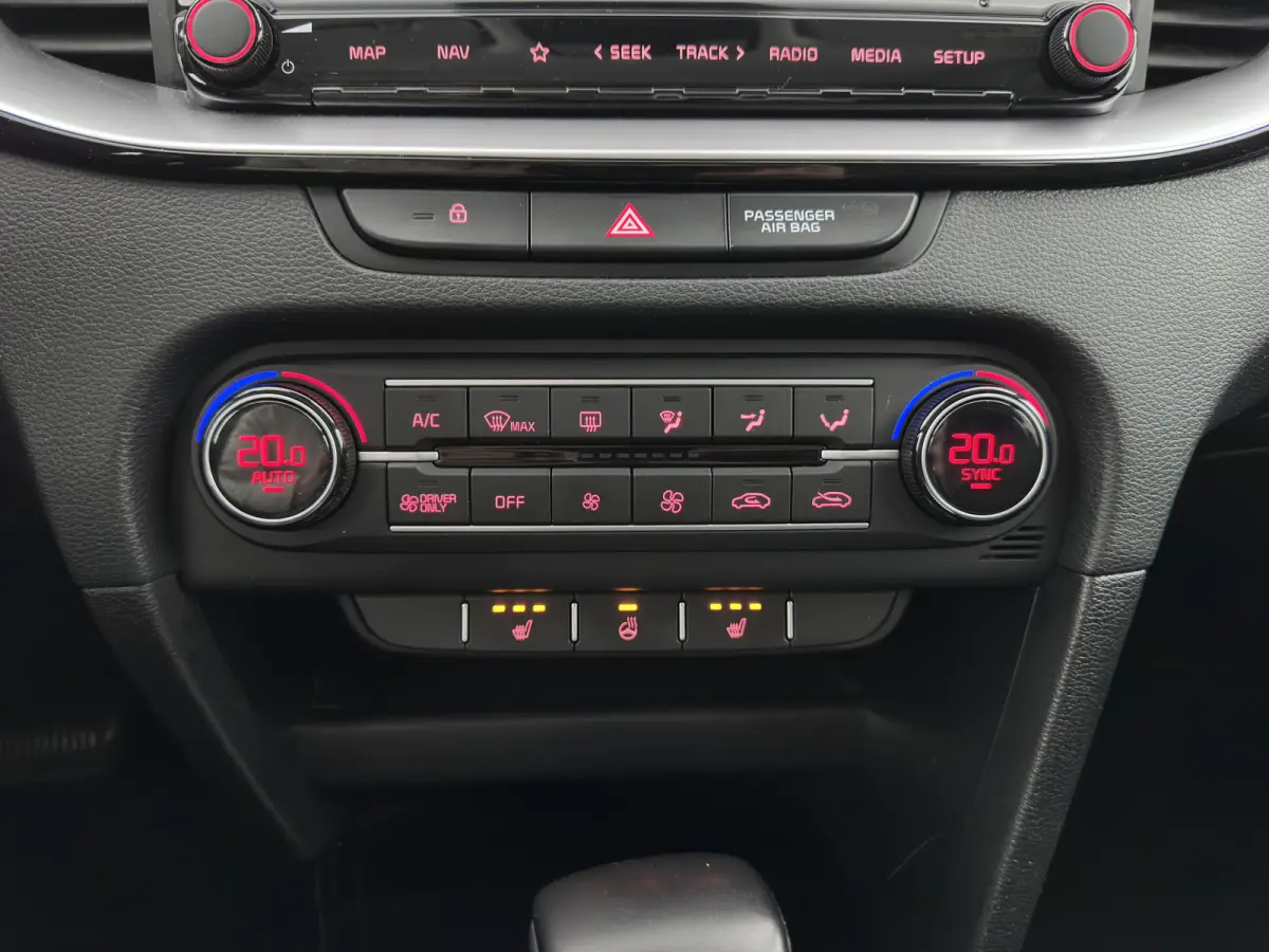 1.6 GDi PHEV DynamicPlusLine (Plug-In) {SoH-97%} (INCL-BTW ) Aut.*LEATHER-FABRIC | FULL-LED | KEYLESS | NAVI-FULLMAP | HEATED-SPORTSEATS | CAMERA | DAB | LANE-ASSIST | ADAPT.CRUISE | PRIVACY