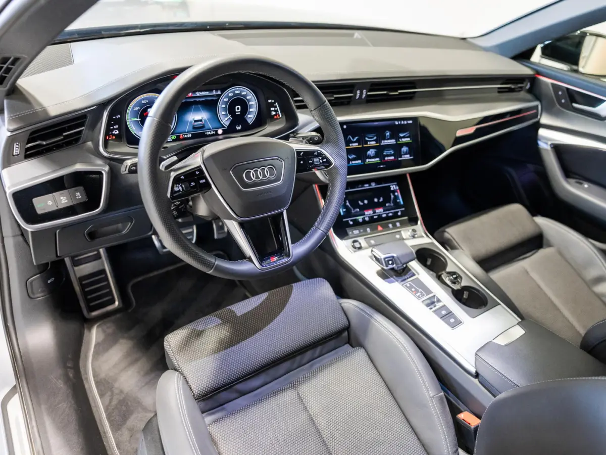 50 TFSI e quattro S-Line edition Competition / 299pk / SOH 98% / Maxton / Matrix LED / Sfeerverlichting / Elektrische stoelverstelling met geheugen /