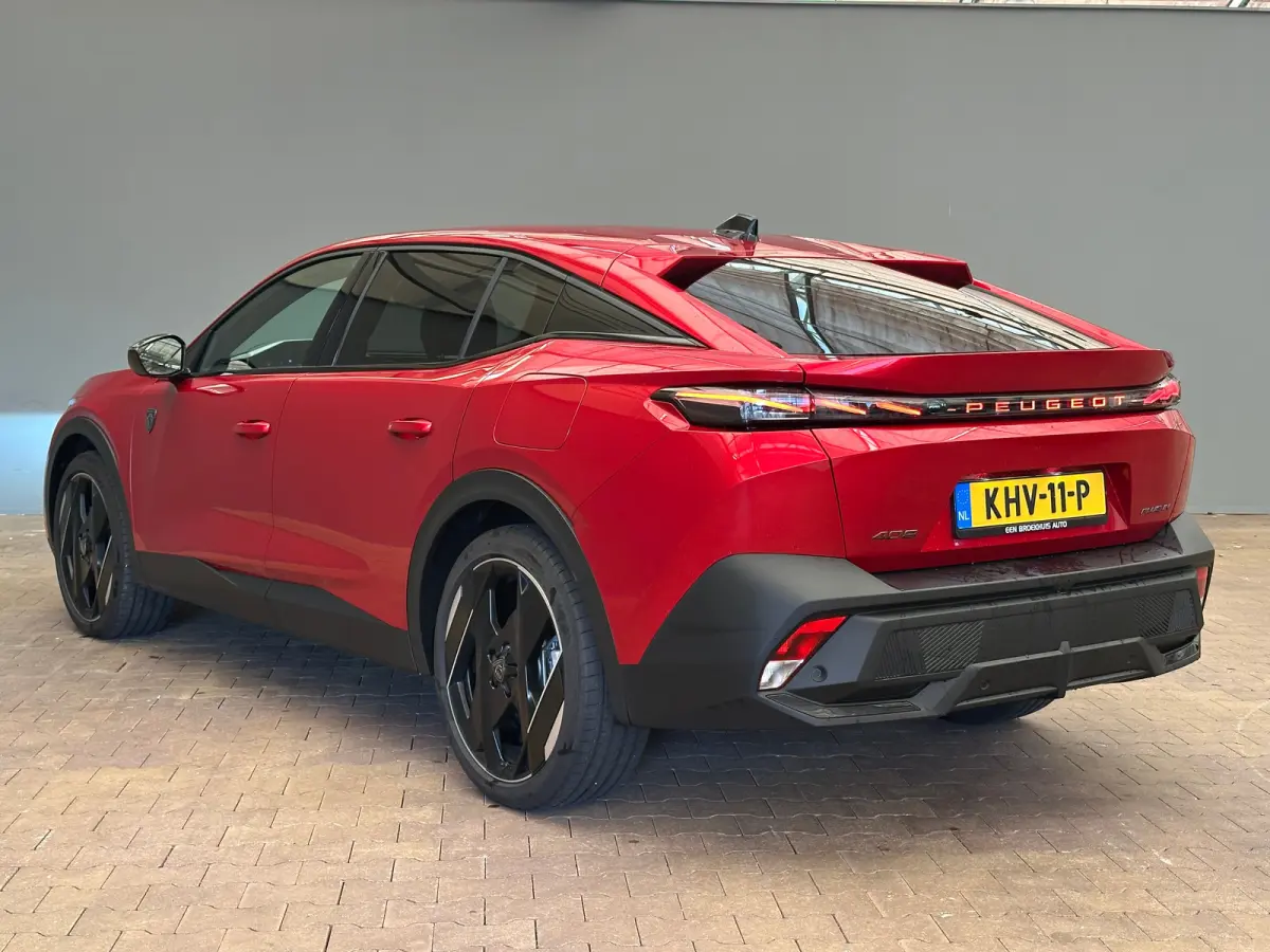 1.6 GT Exclusive Plug-In Hybrid 240 Focal | Leder | Navigatie | Stoel+Stuurverwarming || 20" lichtmetalen velgen 'MONOLITHE’ | Active Safety Brake (met camera en radar) | Drive Assist Plus