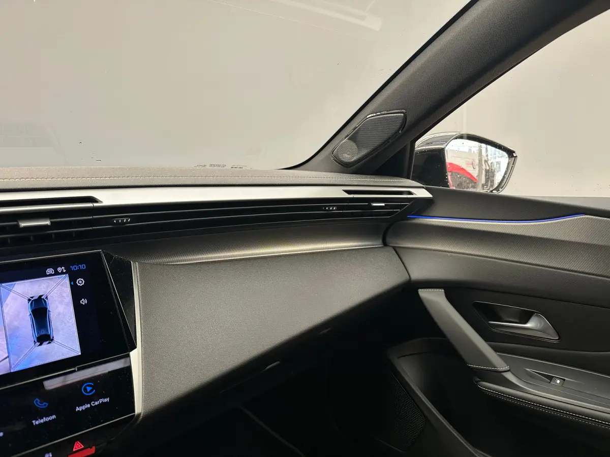 1.6 GT Exclusive Plug-In Hybrid 240 Focal | Leder | Navigatie | Stoel+Stuurverwarming || 20" lichtmetalen velgen 'MONOLITHE’ | Active Safety Brake (met camera en radar) | Drive Assist Plus