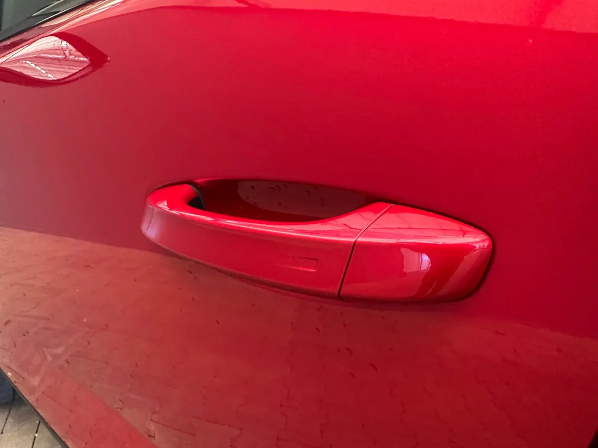 1.6 GT Exclusive Plug-In Hybrid 240 Focal | Leder | Navigatie | Stoel+Stuurverwarming || 20" lichtmetalen velgen 'MONOLITHE’ | Active Safety Brake (met camera en radar) | Drive Assist Plus