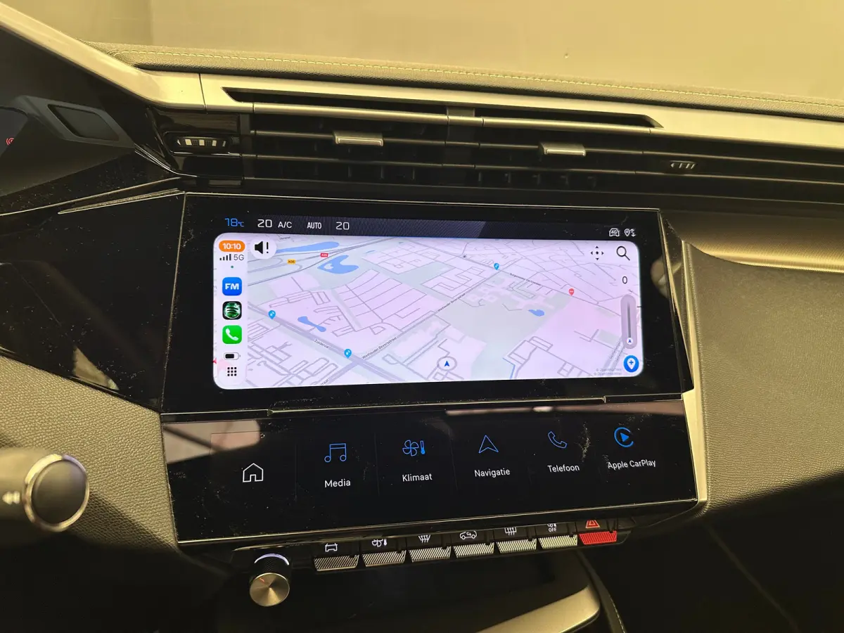 1.6 GT Exclusive Plug-In Hybrid 240 Focal | Leder | Navigatie | Stoel+Stuurverwarming || 20" lichtmetalen velgen 'MONOLITHE’ | Active Safety Brake (met camera en radar) | Drive Assist Plus
