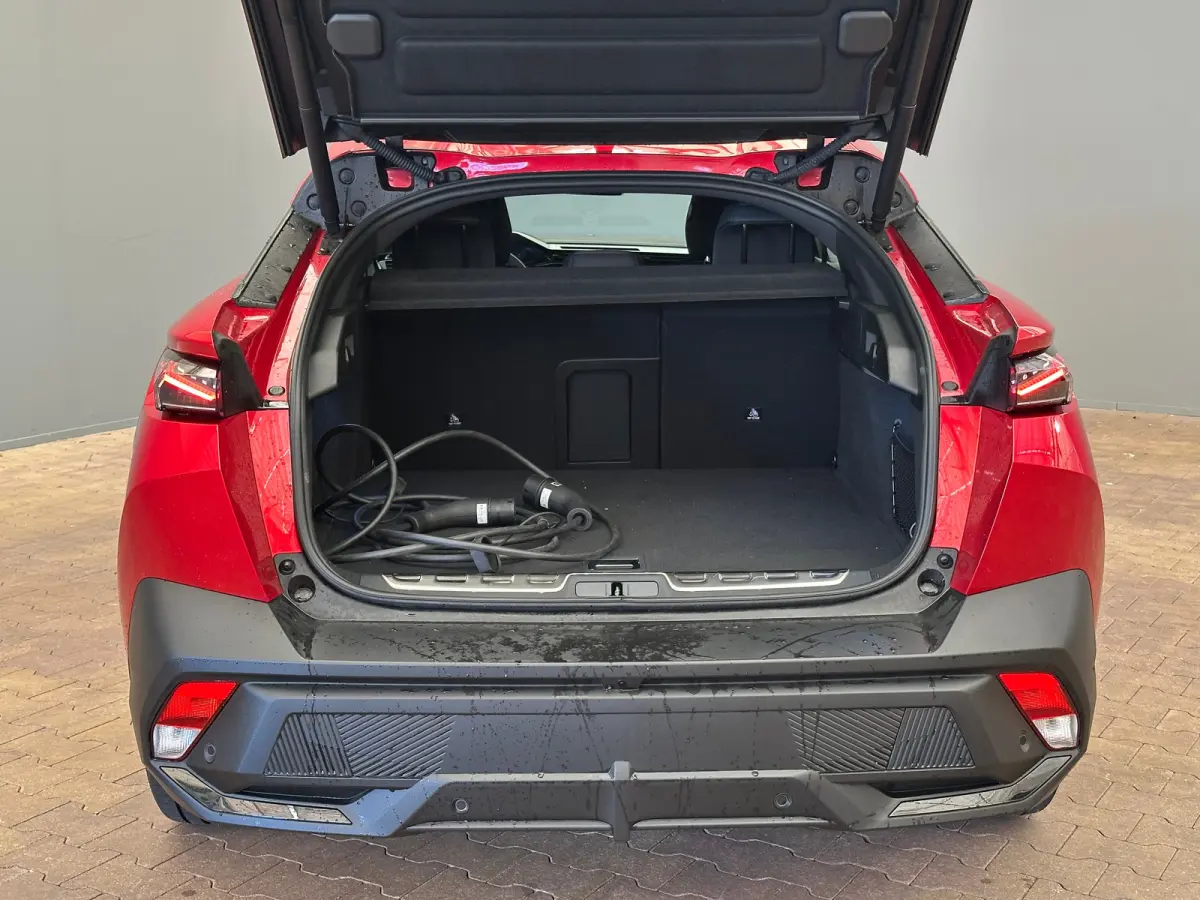 1.6 GT Exclusive Plug-In Hybrid 240 Focal | Leder | Navigatie | Stoel+Stuurverwarming || 20" lichtmetalen velgen 'MONOLITHE’ | Active Safety Brake (met camera en radar) | Drive Assist Plus