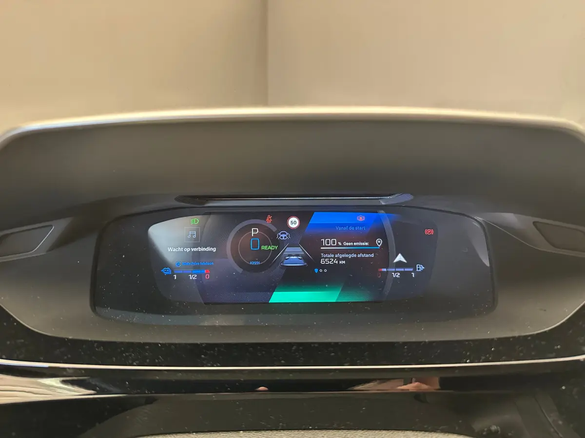 1.6 GT Exclusive Plug-In Hybrid 240 Focal | Leder | Navigatie | Stoel+Stuurverwarming || 20" lichtmetalen velgen 'MONOLITHE’ | Active Safety Brake (met camera en radar) | Drive Assist Plus