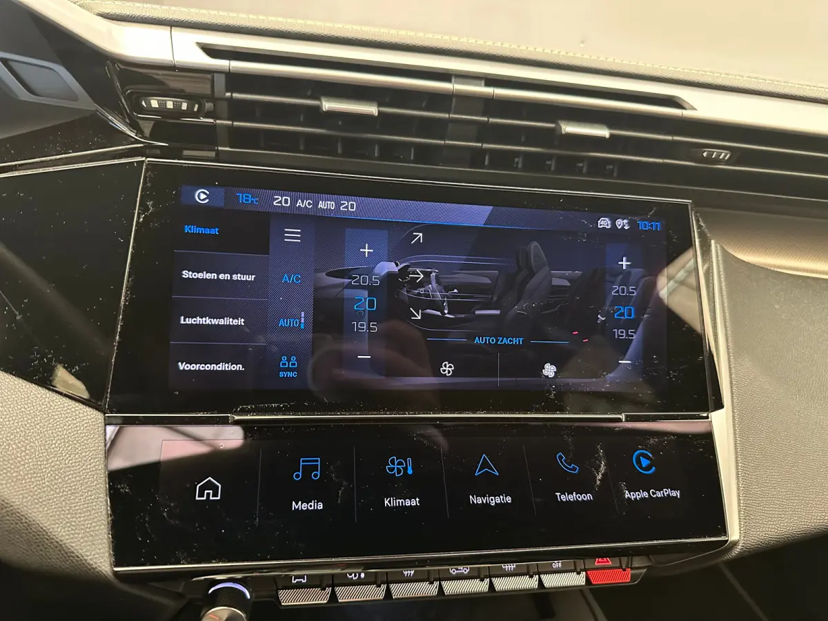 1.6 GT Exclusive Plug-In Hybrid 240 Focal | Leder | Navigatie | Stoel+Stuurverwarming || 20" lichtmetalen velgen 'MONOLITHE’ | Active Safety Brake (met camera en radar) | Drive Assist Plus