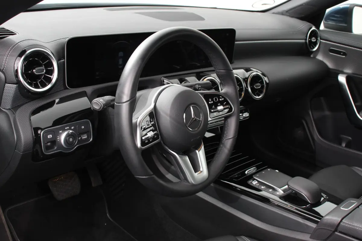200 Automaat Progressive Navigatie Climate Control Led Trekhaak Stoelverwarming Half Leder Camera