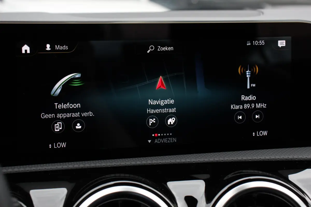 200 Automaat Progressive Navigatie Climate Control Led Trekhaak Stoelverwarming Half Leder Camera
