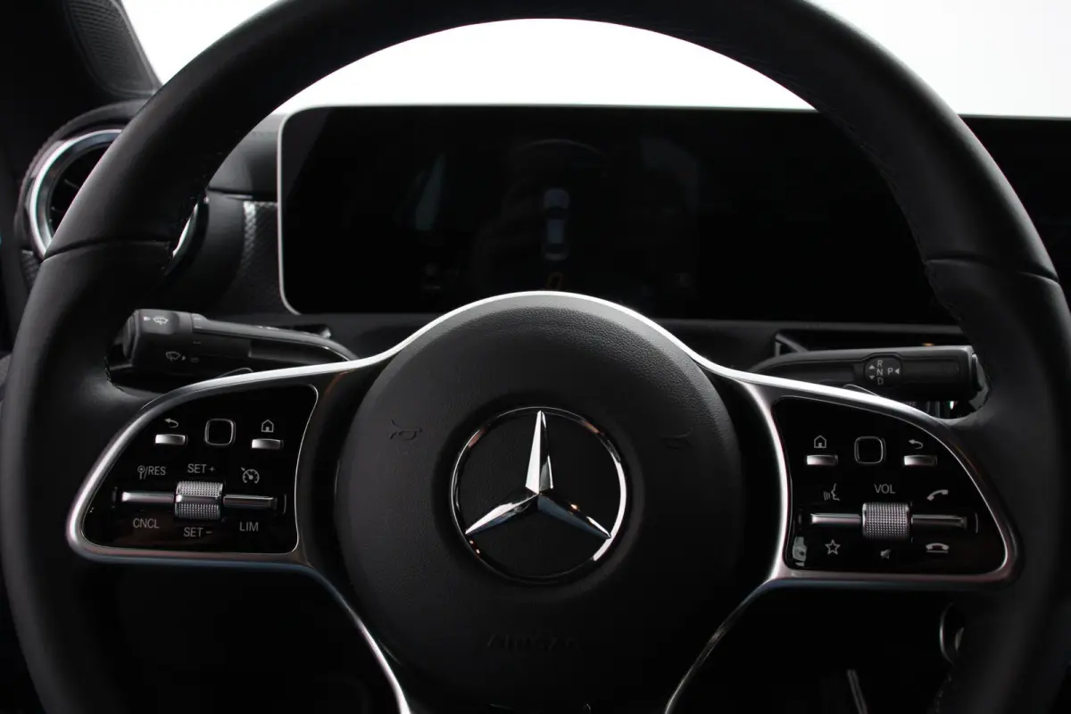 200 Automaat Progressive Navigatie Climate Control Led Trekhaak Stoelverwarming Half Leder Camera