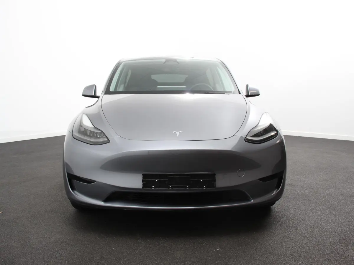 Long Range AWD 75 kWh Climate control Adaptieve cruise control Achteruitrijcamera Panoramadak Keyless Stuurverwarming Stoelverwarming LED Navigatie Parkeersensoren