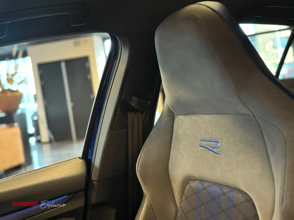2.0 TSI R 4Motion / H/K / IQ Lights / HUD / Pano / Camera / Stuurverwarming