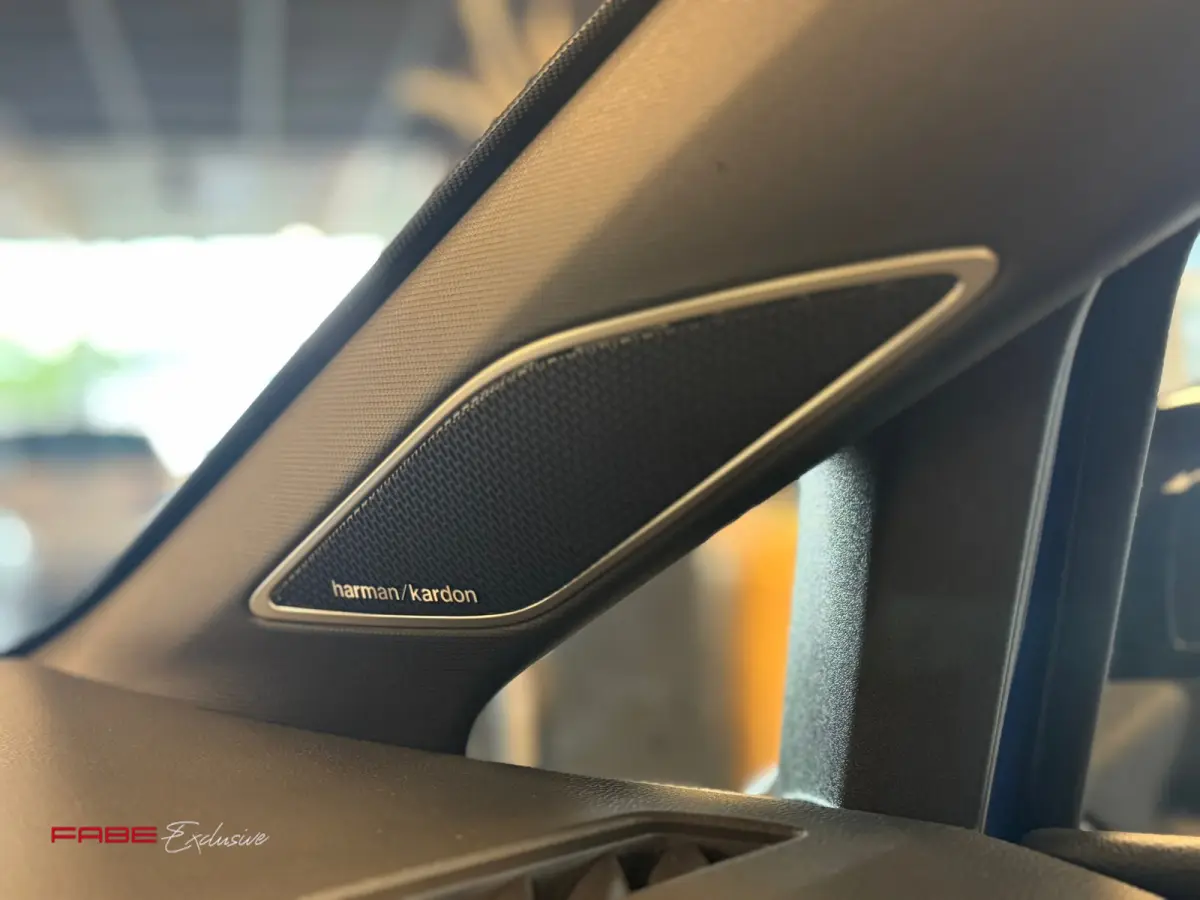 2.0 TSI R 4Motion / H/K / IQ Lights / HUD / Pano / Camera / Stuurverwarming