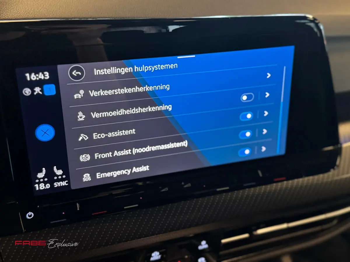 2.0 TSI R 4Motion / H/K / IQ Lights / HUD / Pano / Camera / Stuurverwarming